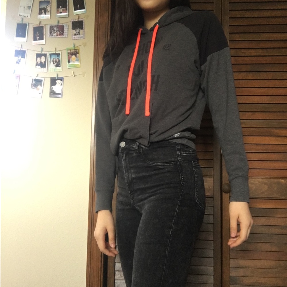 Sweat Shirt